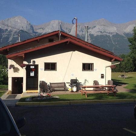 The Gateway Inn Κάνμορ Εξωτερικό φωτογραφία
